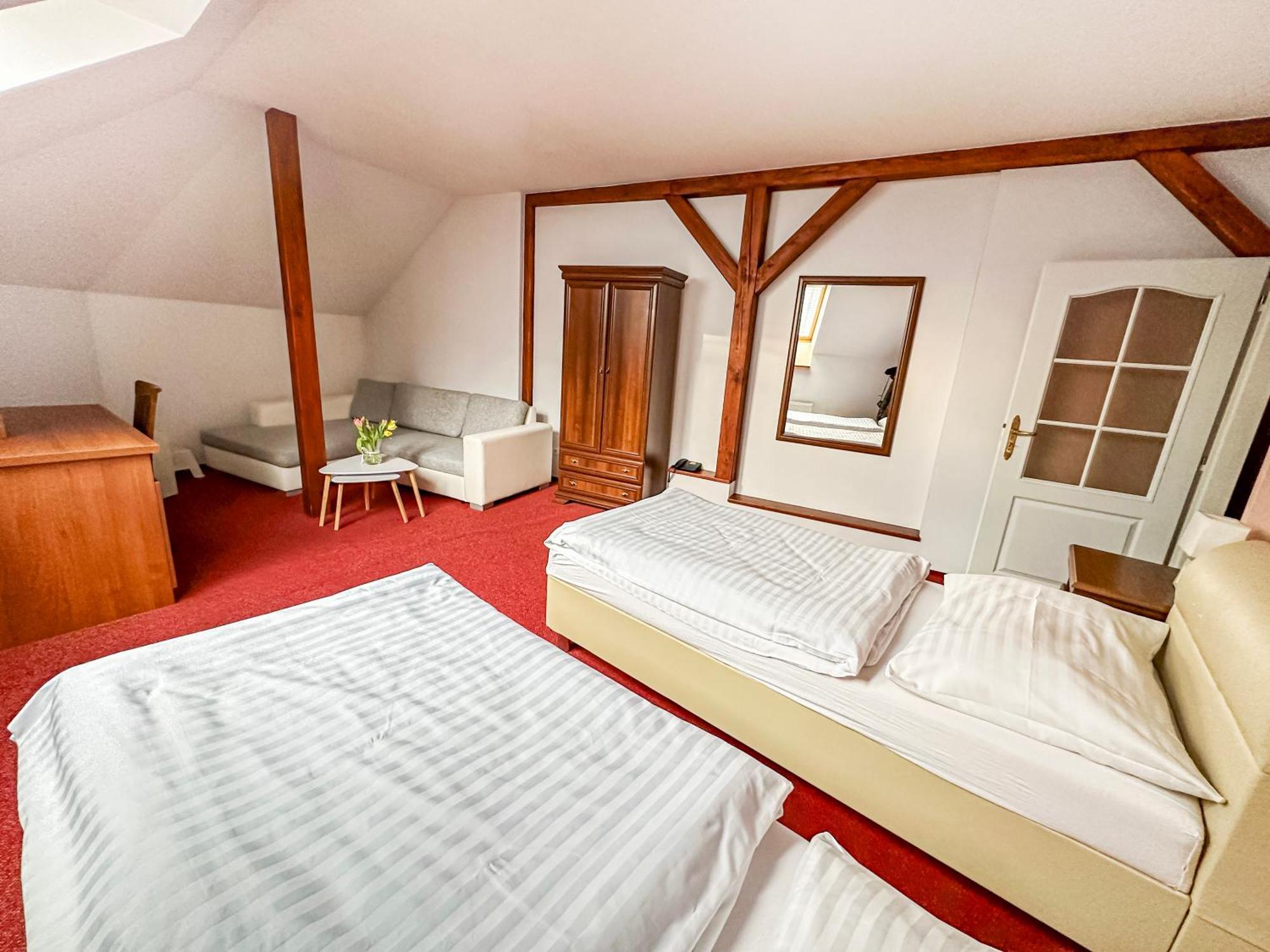 Hotel Ruzek Hranice  Ngoại thất bức ảnh