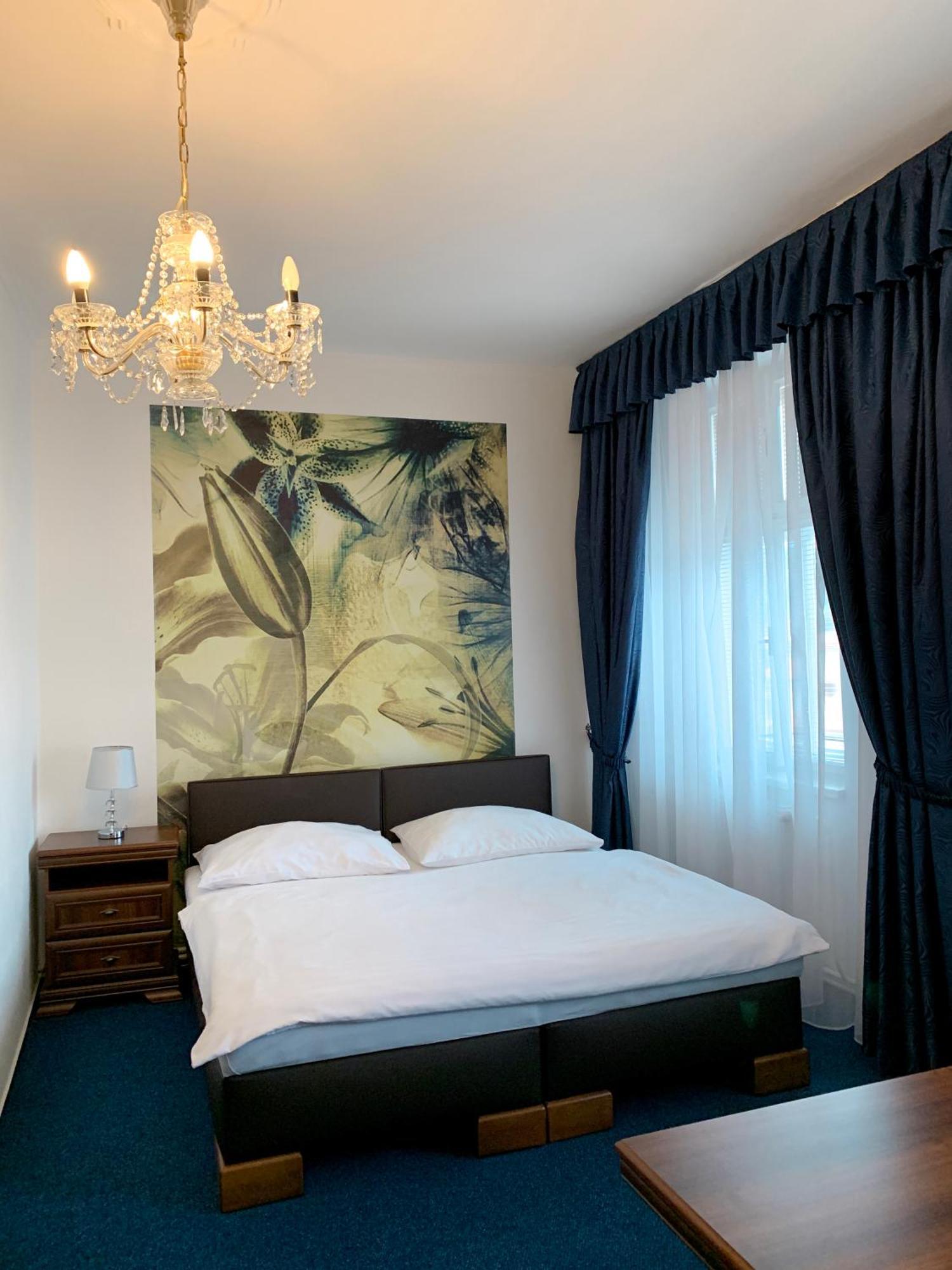 Hotel Ruzek Hranice  Ngoại thất bức ảnh