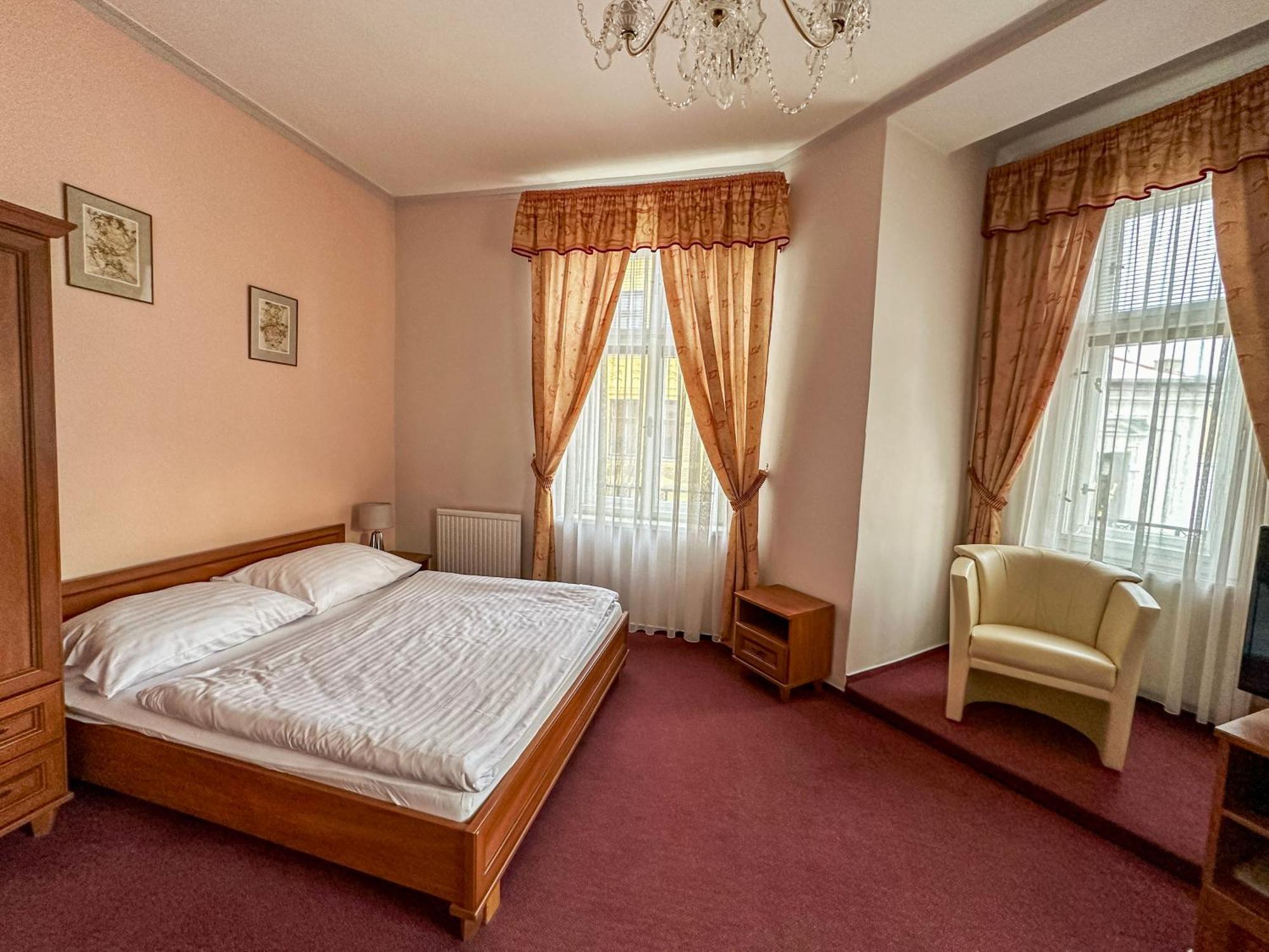 Hotel Ruzek Hranice  Ngoại thất bức ảnh
