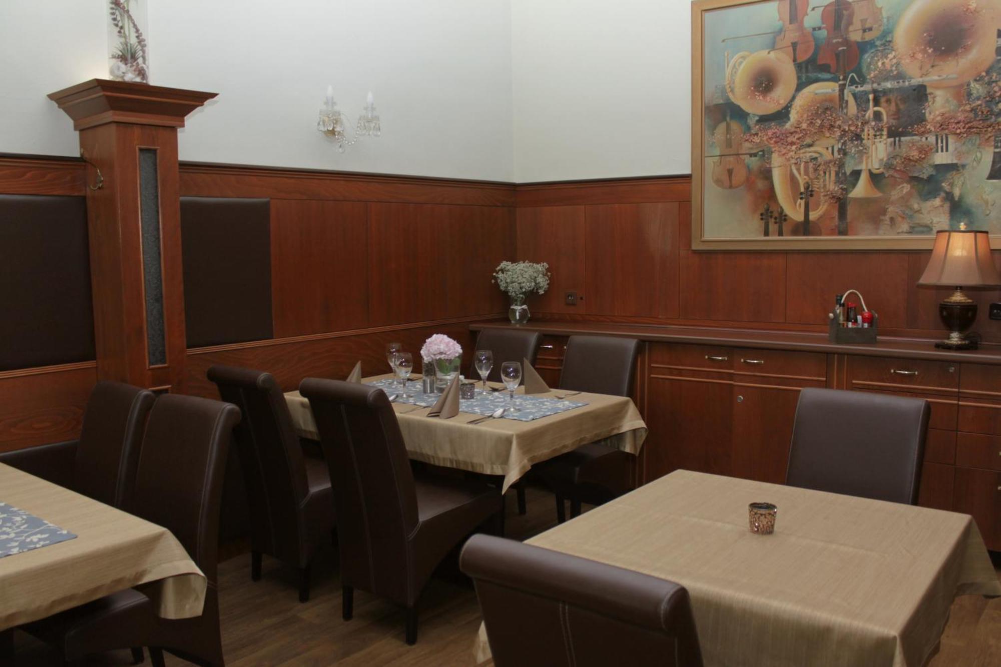 Hotel Ruzek Hranice  Ngoại thất bức ảnh